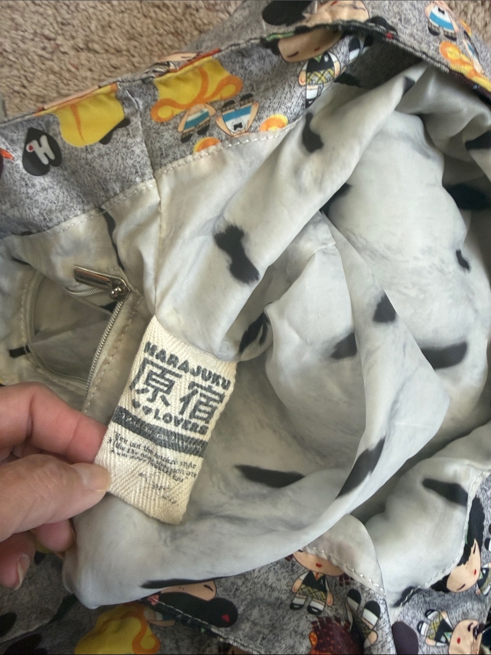 Harajuku Lovers Gray Character Print Big Tote Bag. - Picture 8 of 8